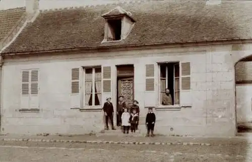 Foto Ak Larbroye Oise, Wachmeister Breitenband, Kinder