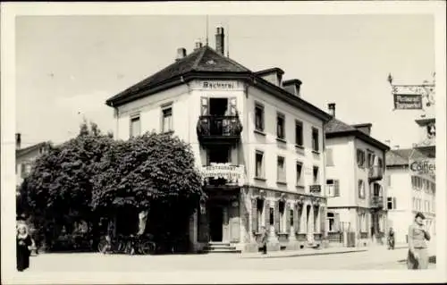 Foto Ak Wil Kanton St. Gallen Schweiz ?, Straßenpartie, Bäckerei, Restaurant