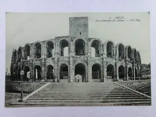 Alte AK Arles Vue exterieure des Arenes  [aP637]