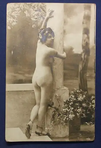 Fotopostkarte Ansichtskarte "Frau" um 1910 Akt Erotik Erotika original sf