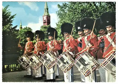 Ansichtskarte Dänemark - Kopenhagen / Die kleine Garde im Tivoli (1628)