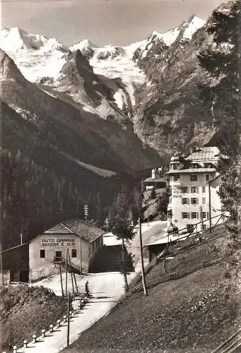 Ansichtskarte Italien - Trafoi / Hotel Posta, Autowerkstatt (Tankstelle) mit Ortlergruppe (2651)