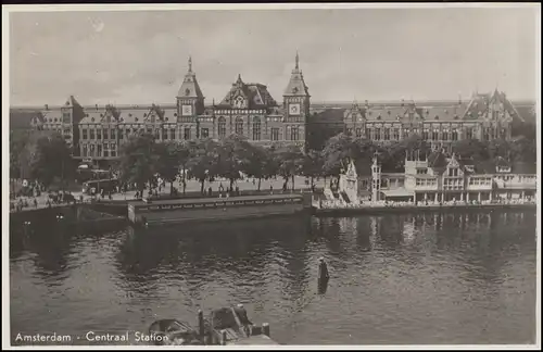 Firmenlochung/Perfin K auf 469 Ziffer auf AK Amsterdam Centraal Station, um 1950