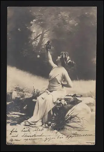 Femmes AK Déesse grecque avec des raisins Artiste Photo NPG BERN 30.04.1903