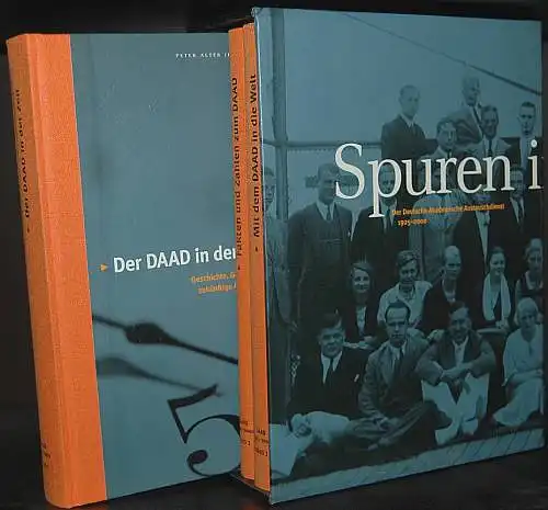 Alter, Peter; Manfred Heinemann und Friedrich W. Hellmann: Spuren in die Zukunft. Der Deutsche Akademische Austauschdienst. 1925 - 2000. Drei Bände. 