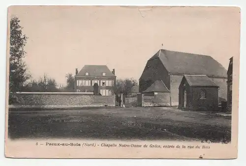 Preux-au-Bois (Nord) - Chapelle Notre- Dame de Grace, entree de la rue du Bois.