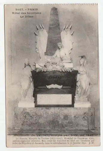 Paris. Hotel des Invalides Le Dome. Monument de Vauban sculpté par Etex en 1840