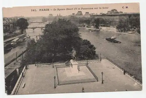 Paris. Le Square Henri IV et Panorama sur la Seine.