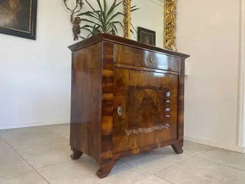 Sale Restaurierte Biedermeier Anrichte Nussholz A4136