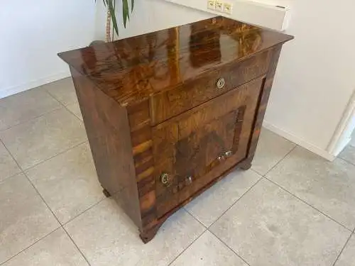 Sale Restaurierte Biedermeier Anrichte Nussholz A4136