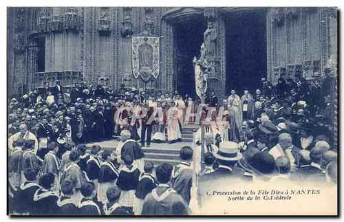 Nantes Cartes postales La fete Dieu a Nantes Procession Sortie de la cathedrale