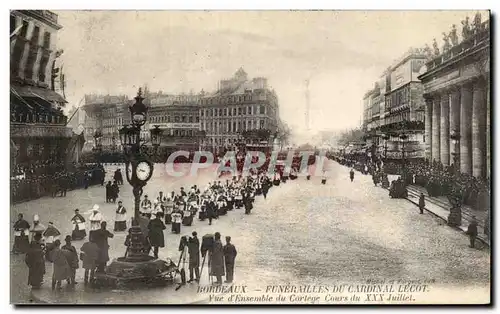 Cartes postales Bordeaux Funerailles du cardinal Lecot Vue d&#39ensemble du cortege Cours du XXX Juillet