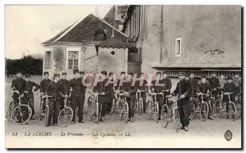 Cartes postales La Fleche Le Prytanee Les cyclistes Velo Cycle Cycling