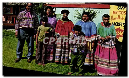 Cartes postales Colorful Indian costumes at John