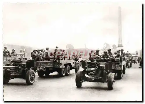 Cartes postales moderne Liberataion De Paris L&#39Artillerie L&#39artillerie de campagne americaine place de la Concorde