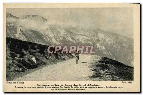 Cartes postales Velo Cycle Cyclisme Un coureur du Tour de France dans le col d&#39Aubisque