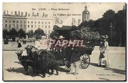 Cartes postales Chevre Lyon Place Bellecour La voiture aux chevres