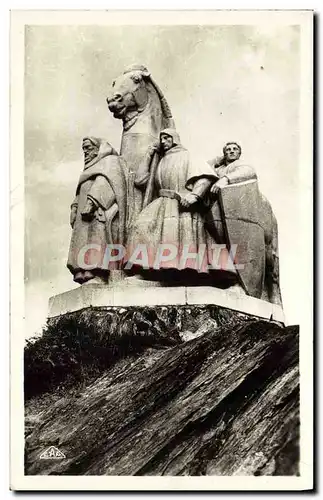 Cartes postales Chateau Regnault Monument Des Quatre fils Aymon