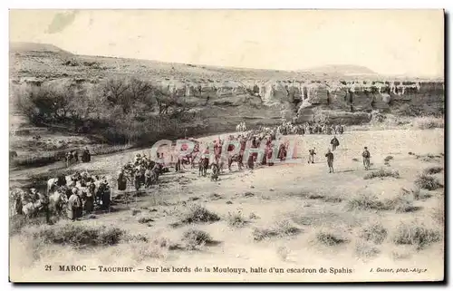 Cartes postales Militaria Maroc Taourirt Sur les bords de la Moulouya halte d&#39un escadron de Spahis