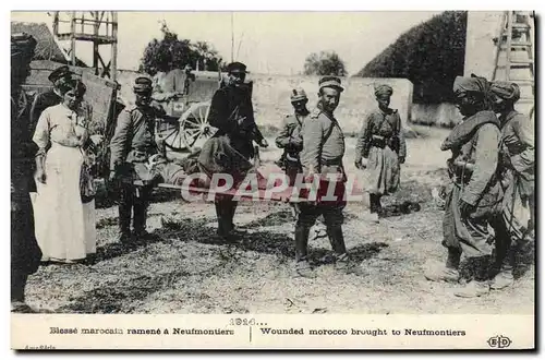 Cartes postales Militaria Blesse marocain ramene a Neufmoutiers