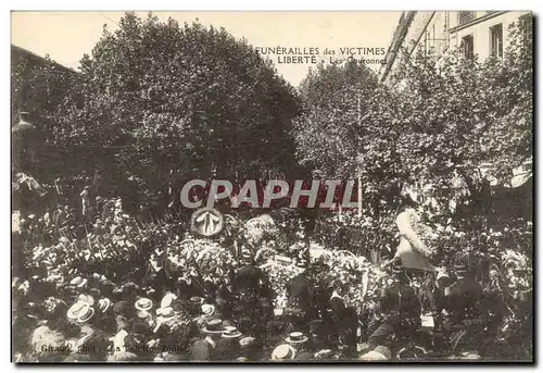 Cartes postales Funerailles des victimes de la catastrophe du Liberte Les couronnes