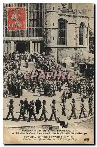 Cartes postales Funerailles de SM Edouard VII A Windsor le cercueil est monte dans la chapelle Saint Georges