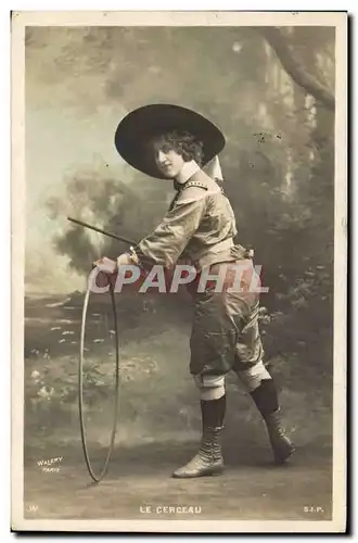 Cartes postales Femme le cerceau