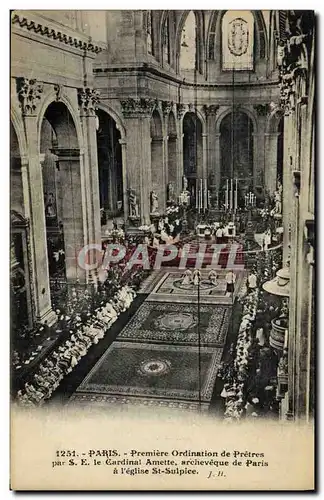 Cartes postales Paris Premiere ordination de pretres par SE le cardinal Amette Archeveque de Paris a l&#39eglise