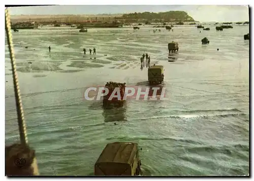 Cartes postales moderne Militaria Debarquement en Normandie Arrivee des renforts allies sur une tete de Pont en Normandi