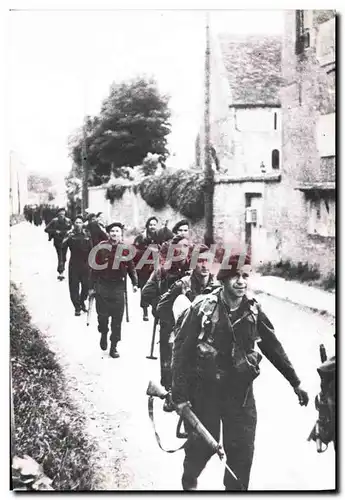 Cartes postales moderne Militaria Le debarquement allie et la bataille de Normandie