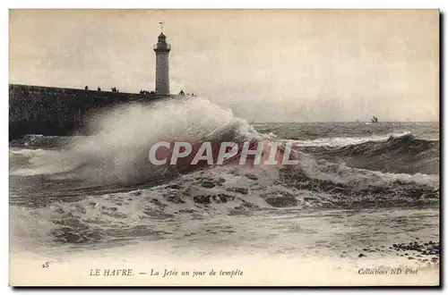 Cartes postales Phare Le Havre La jetee un jour de tempete