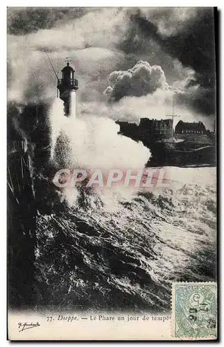 Cartes postales Phare Dieppe Le phare un jour de tempete