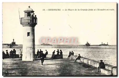 Cartes postales Phare Cherbourg Le phare de la grande jetee et l&#39escadre en rade Bateaux