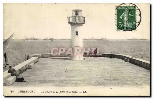 Cartes postales Phare Cherbourg Le phare de la jetee et la rade Bateaux