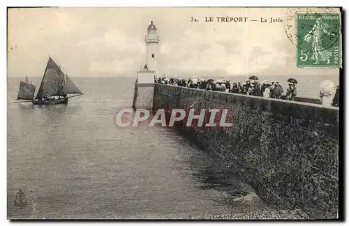 Cartes postales Phare Le Treport La jetee Bateau