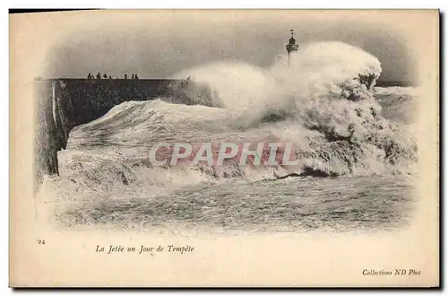 Cartes postales Phare La jetee un jour de tempete