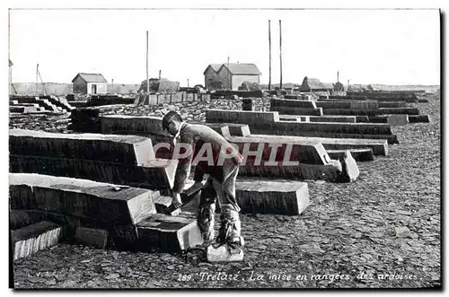 Cartes postales Ardoisieres Trelaze La mise en rangees des ardoises