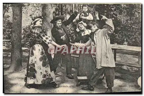 Cartes postales Folklore Auvergne La bourree