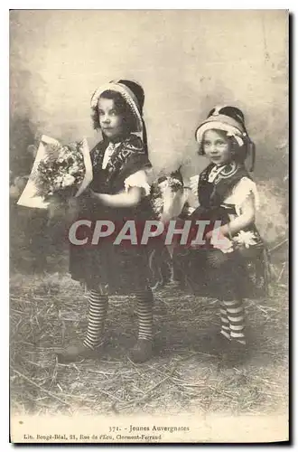 Cartes postales Folklore Jeunes Auvergnates Enfants