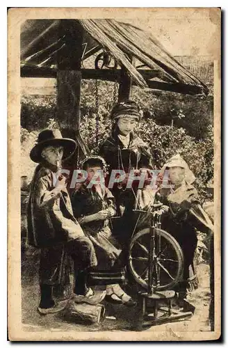 Cartes postales Folklore Maurs la Jolie Cantal pres du vieux Puits