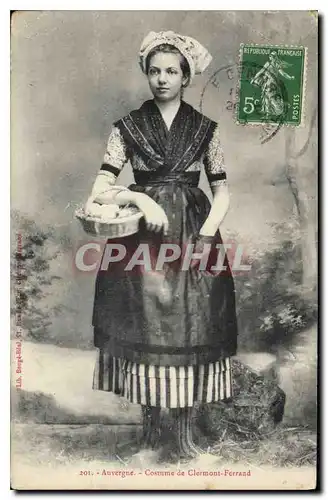 Cartes postales Folklore Auvergne.- Costume de Clemont-Ferrand