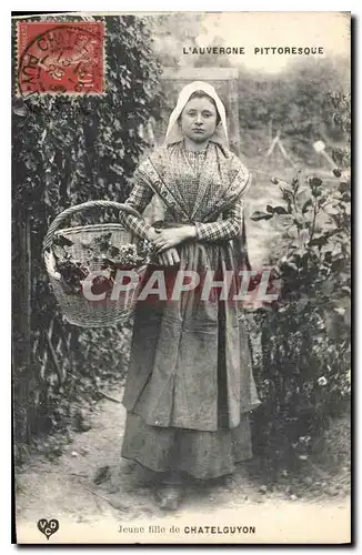 Cartes postales Folklore jeune fille de CHATELGUYON