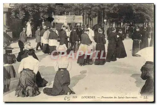 Cartes postales Lourdes Procession du St Sacrement