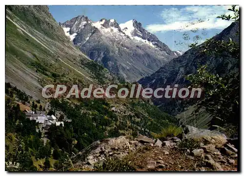 Cartes postales moderne Saint Christophe en oisans Vue du village et le Massil des Fetoules