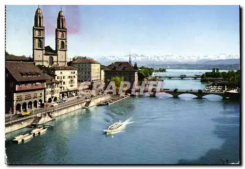 Cartes postales moderne Zurich und die Alpen Zunfthauser und Grossmunster an der Limmat