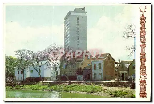 Cartes postales moderne Hilton et Maisons Traditionnelles Tananarive Madagascar