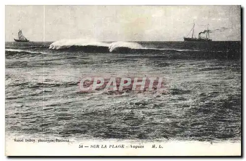 Cartes postales Sur La Plage Vagues Bateau