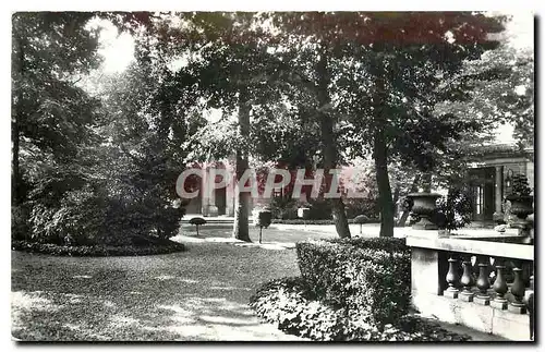 Cartes postales moderne Cours Dupanloup Boulogne sur Seine Entree de la Cour d'Honneur