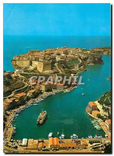 Cartes postales moderne La Corse Oasis de Beaute Bonifacio Vue d'ensemble des quais et du port