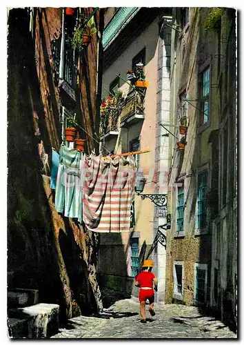 Cartes postales moderne Lisboa Rue typique d'Alfama